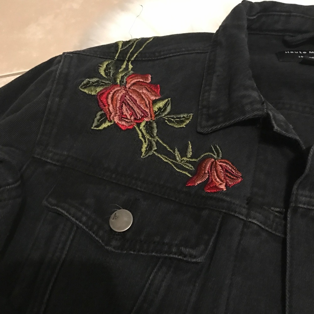 Embroidered 💋 jean jacket - Picture 6 of 8